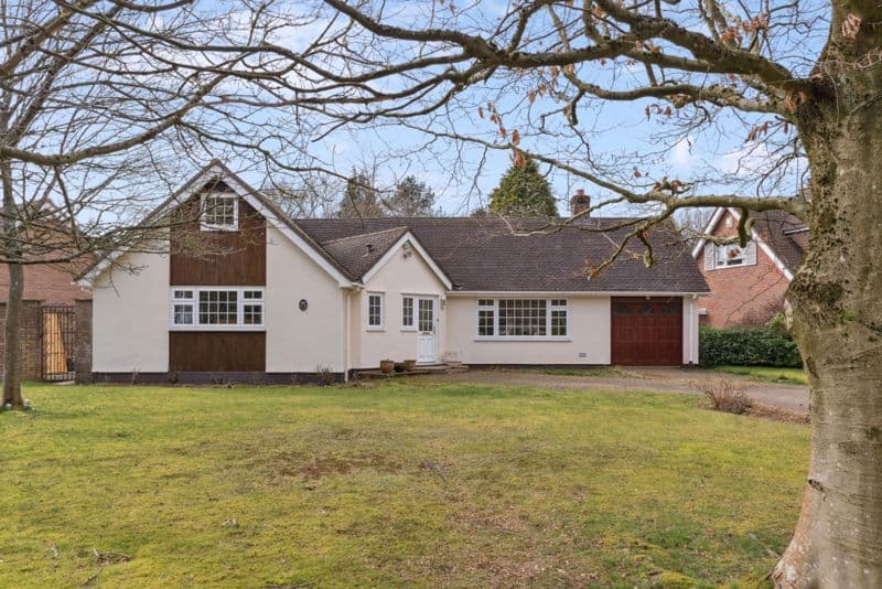 Oakway, Studham, LU6