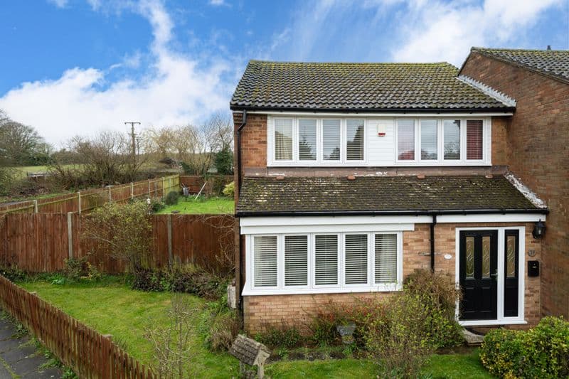 Russell Close, Kensworth, LU6