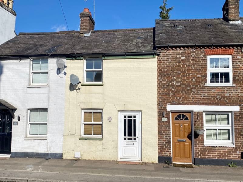 Front Street, Slip End, LU1