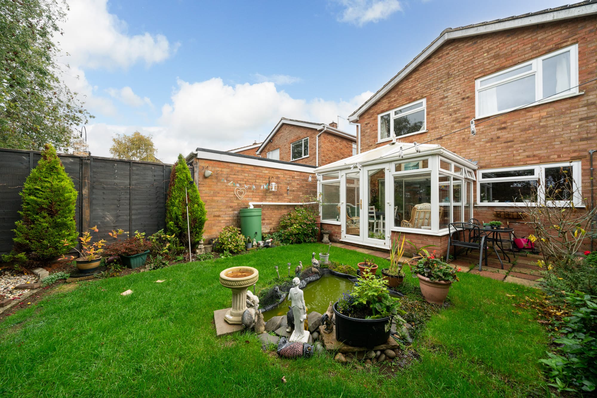 Crosslands, Caddington, LU1