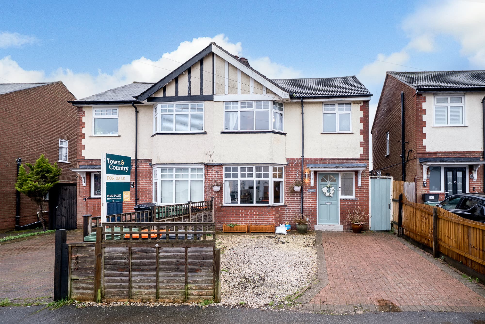 Front Street, Slip End, LU1