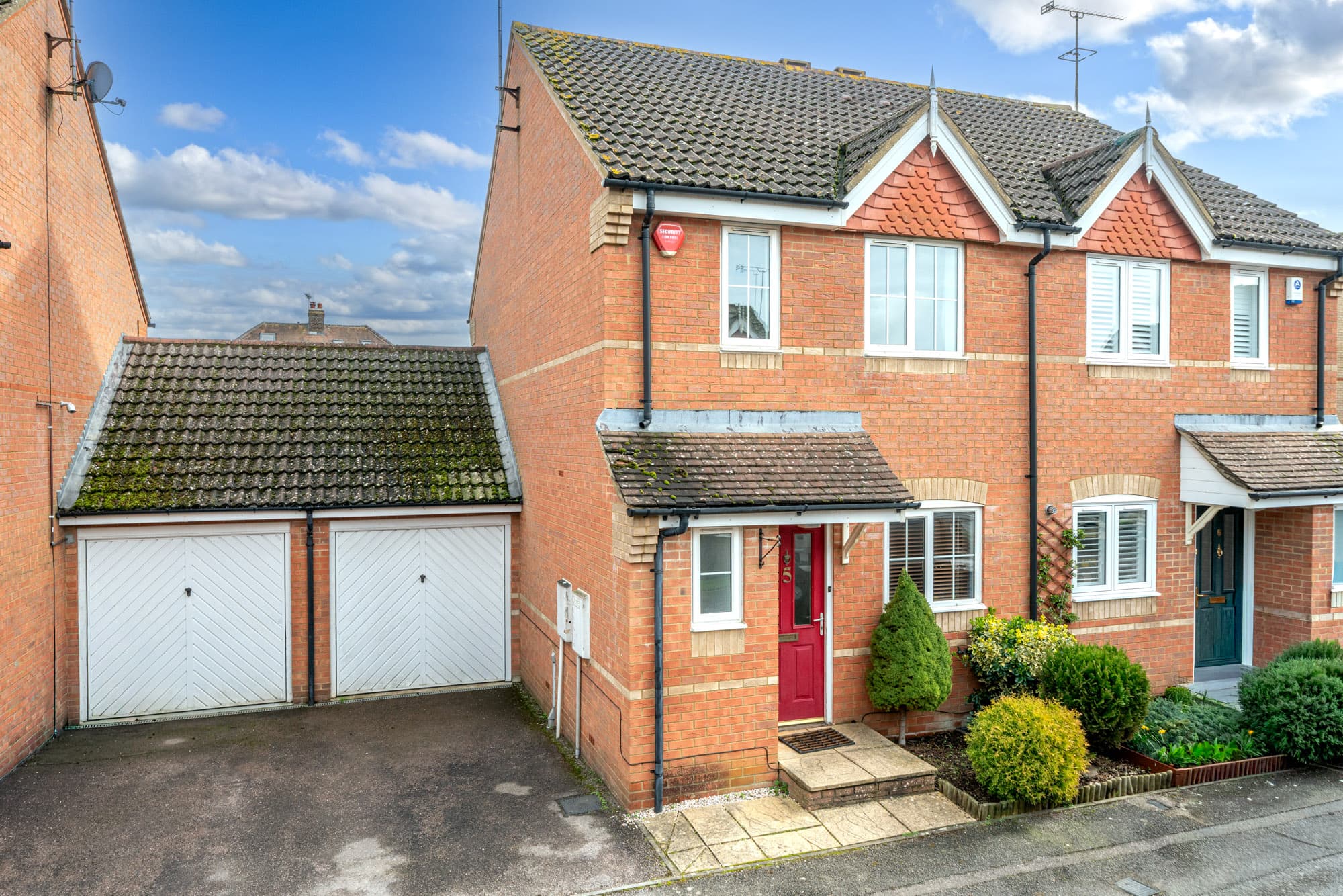 Winchfield, Caddington, LU1