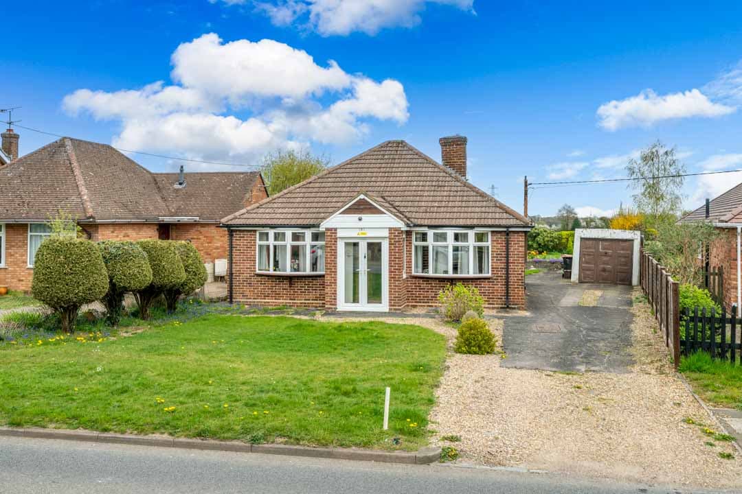 Chaul End Road, Caddington, LU1