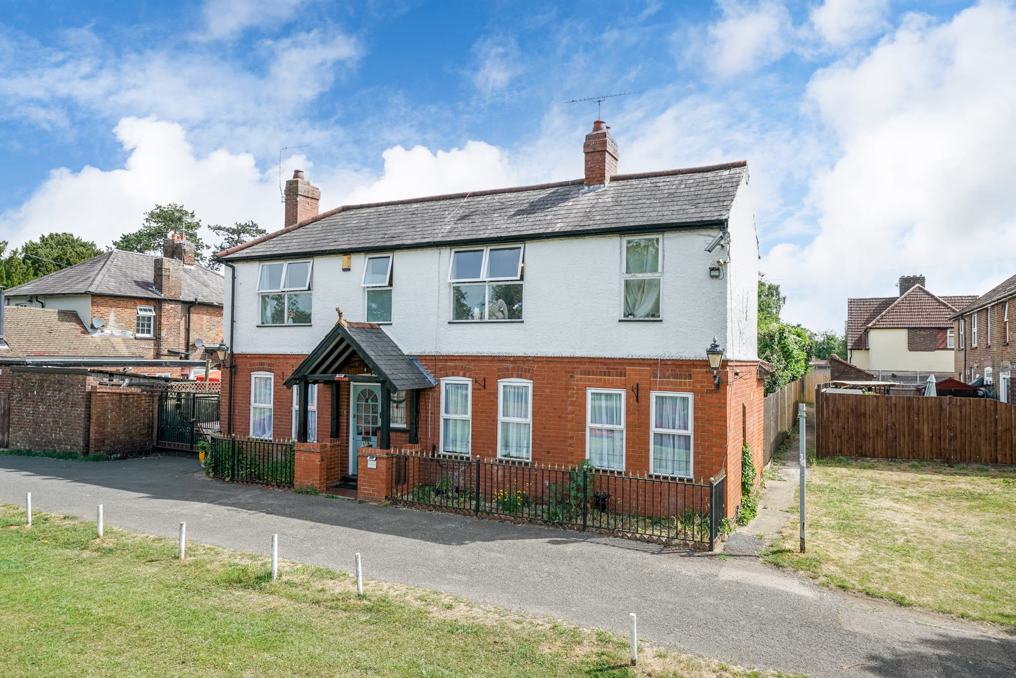 The Green, Caddington, LU1