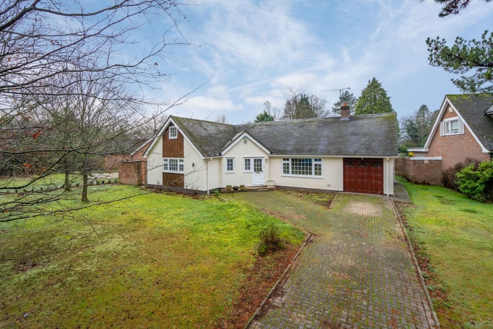Oakway, Studham, LU6