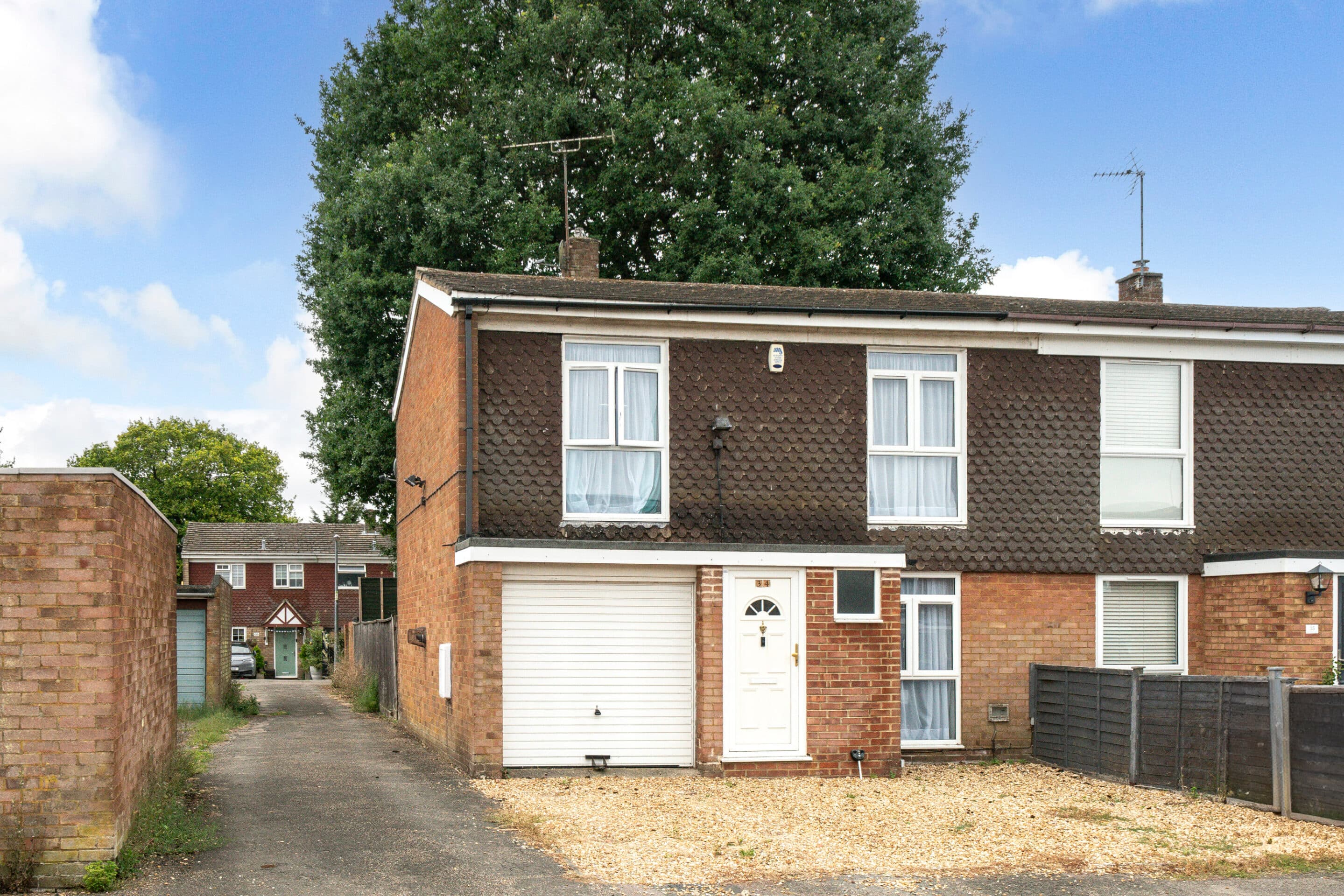 St. Andrews Close, Slip End, LU1