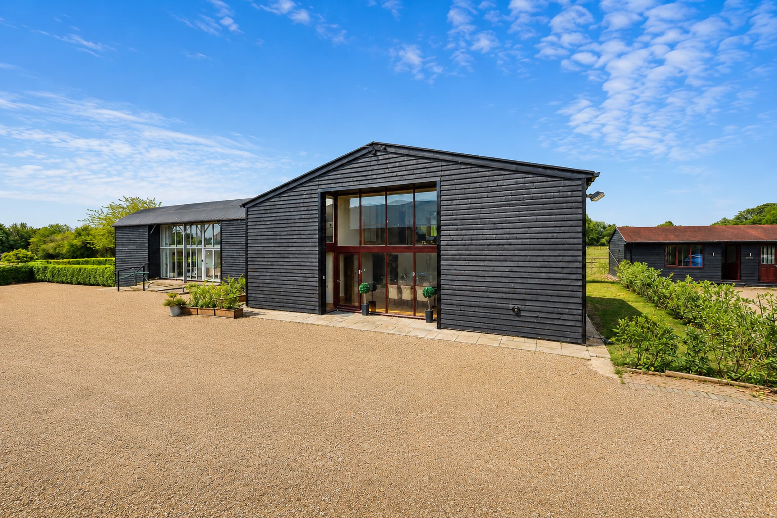 Clements End Road, Orchard House, HP2