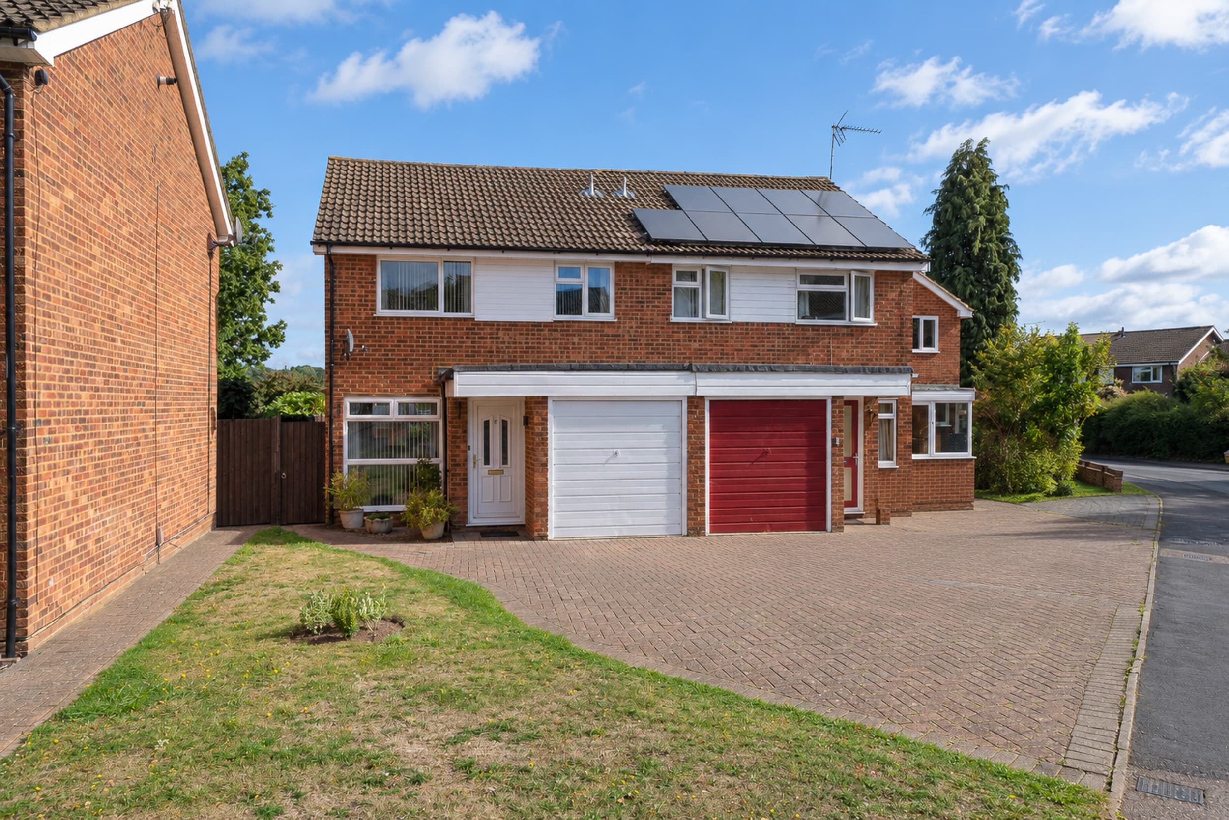 Broadstone Road, Harpenden, AL5