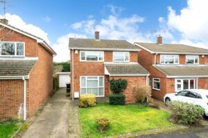Maple Way, Kensworth, LU6