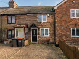 Chaul End Road, Caddington, LU1