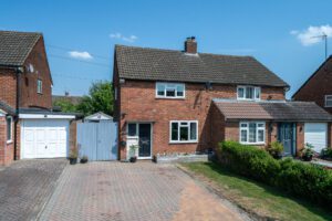 Elm Avenue, Caddington, LU1