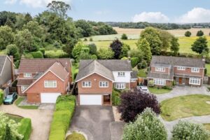 Holywell Road, Studham, LU6