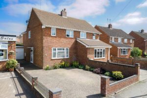 Elm Avenue, Caddington, LU1