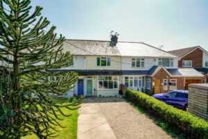 Dunstable Road, Caddington, LU1
